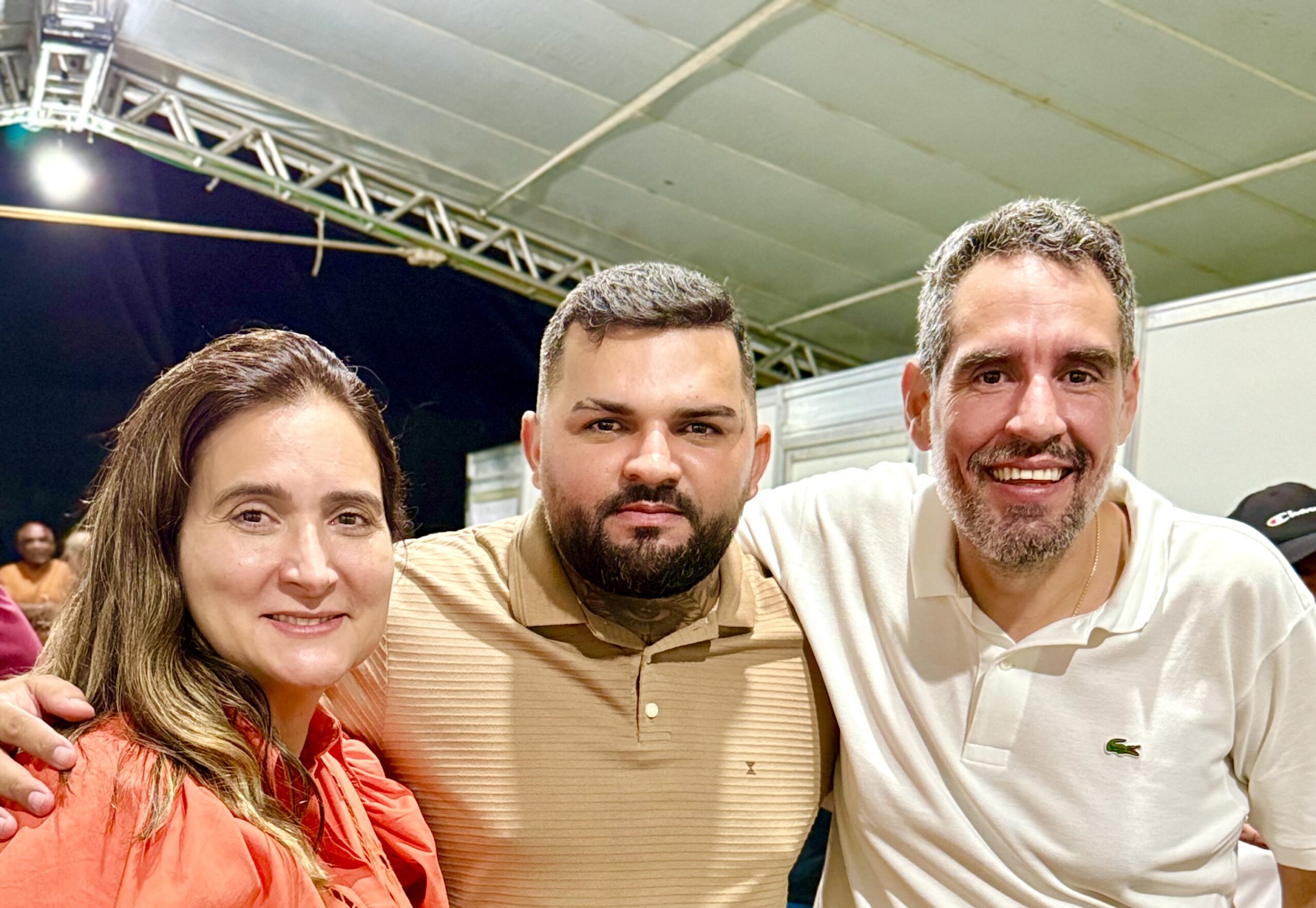 Prefeito eleito de Casa Nova e primeira-dama prestigiam o Forró do Vaqueiro em Sobradinho