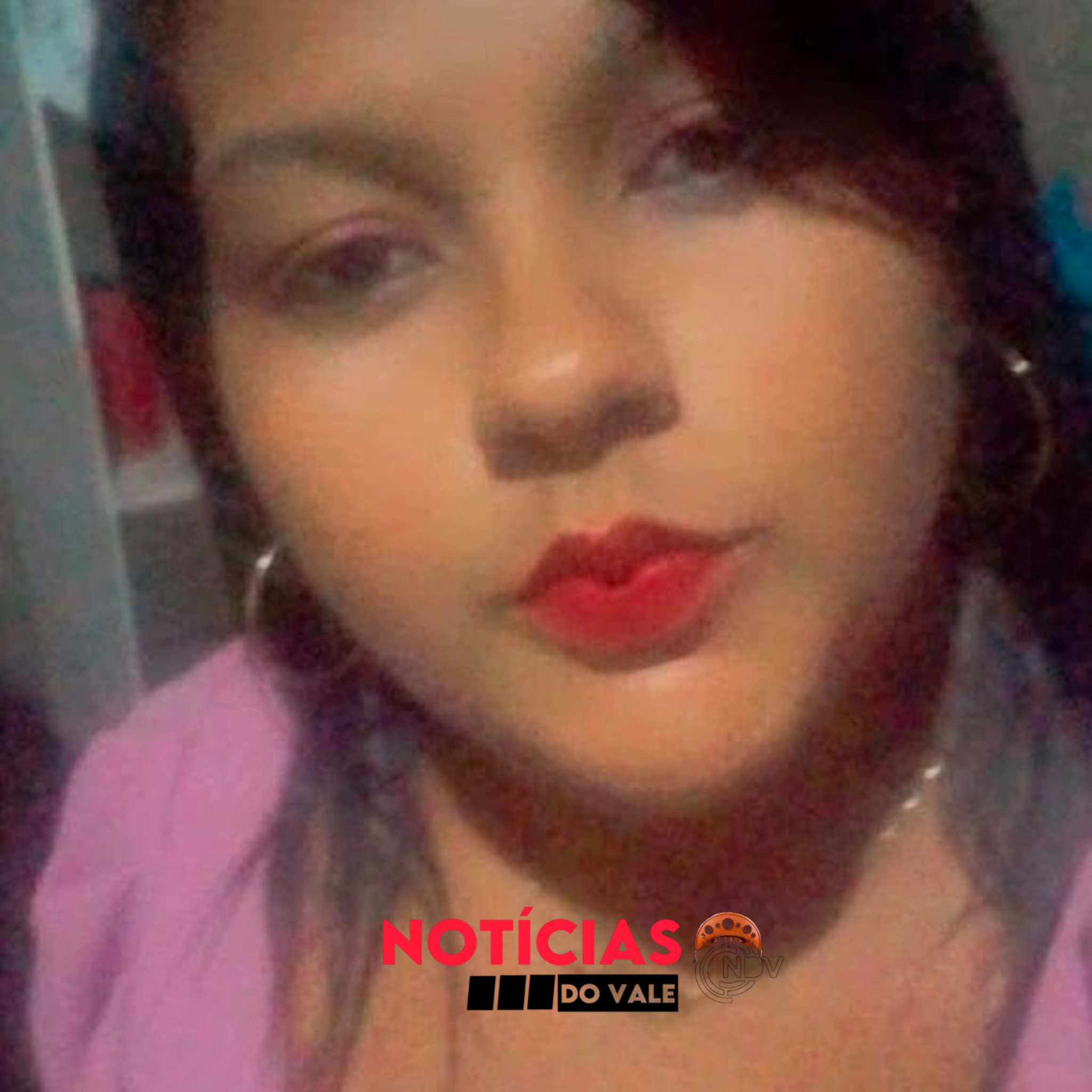 Mulher assassinada a tiros em Juazeiro; segundo informações, ela estava com um bebê no colo no momento do crime.